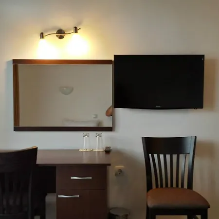 Hotel Kiprovets 2*